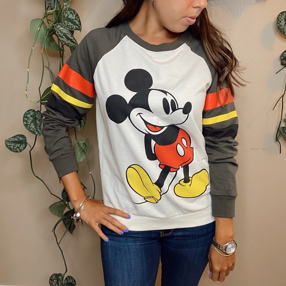 Disney Tops - 🌿Disney Mickey Long Sleeve Sweater Shirt🌿